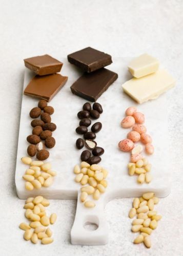Zedernnüsse in Vollmilchschokolade MIX, 60 g, sortiert